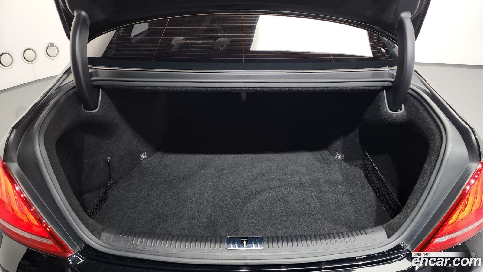 Genesis EQ900