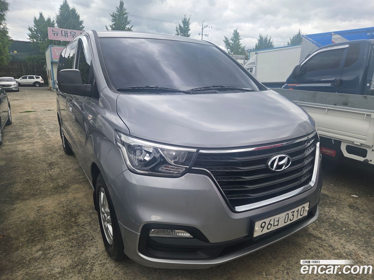 Hyundai Starex