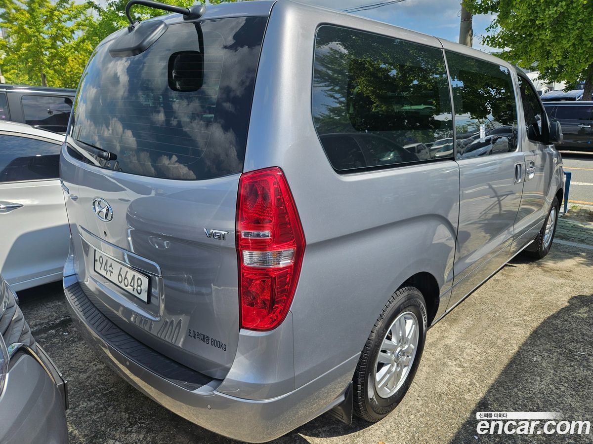Hyundai Starex