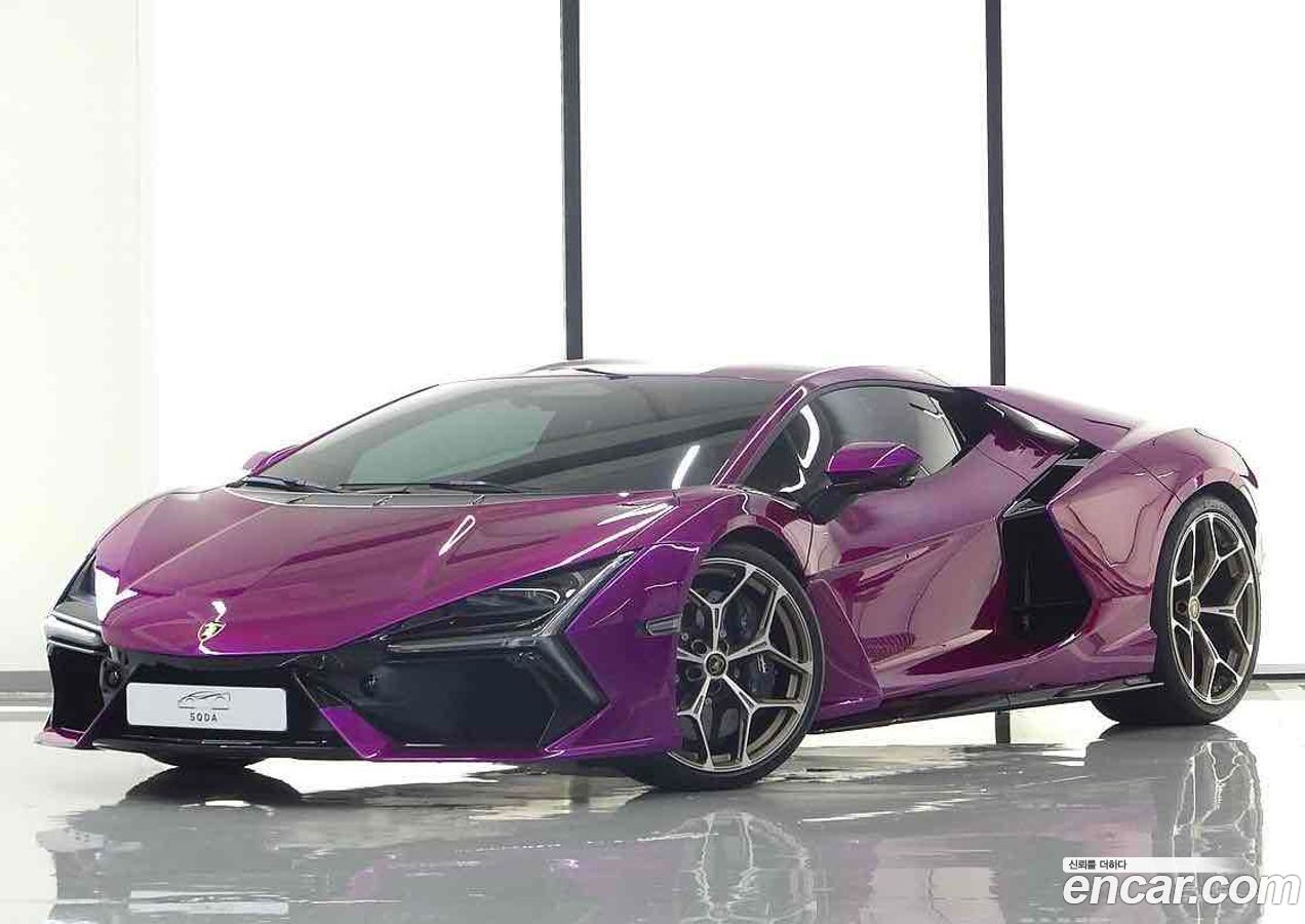 Lamborghini Revuelto