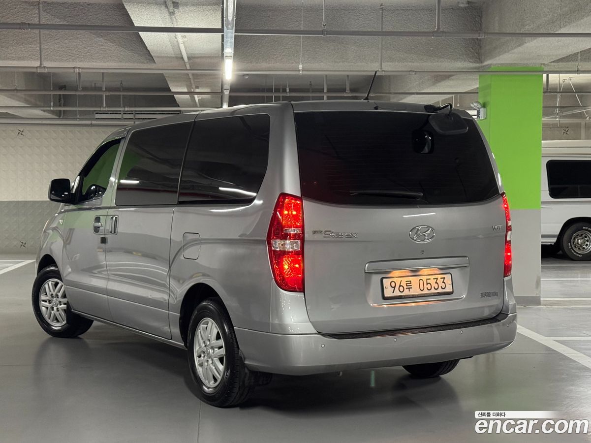 Hyundai Starex