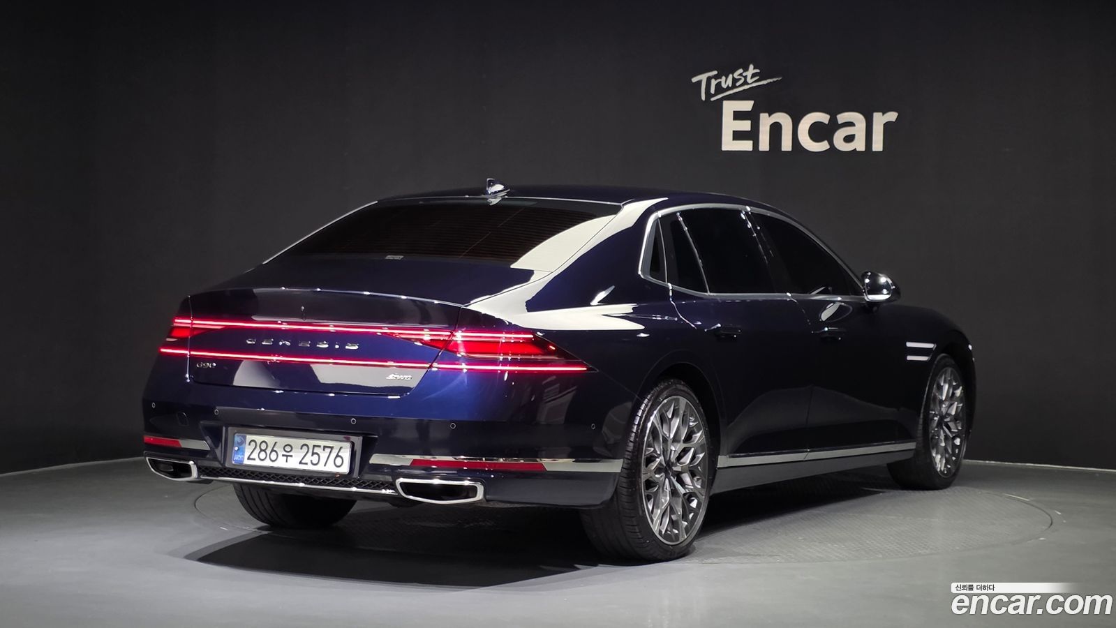 Genesis G90