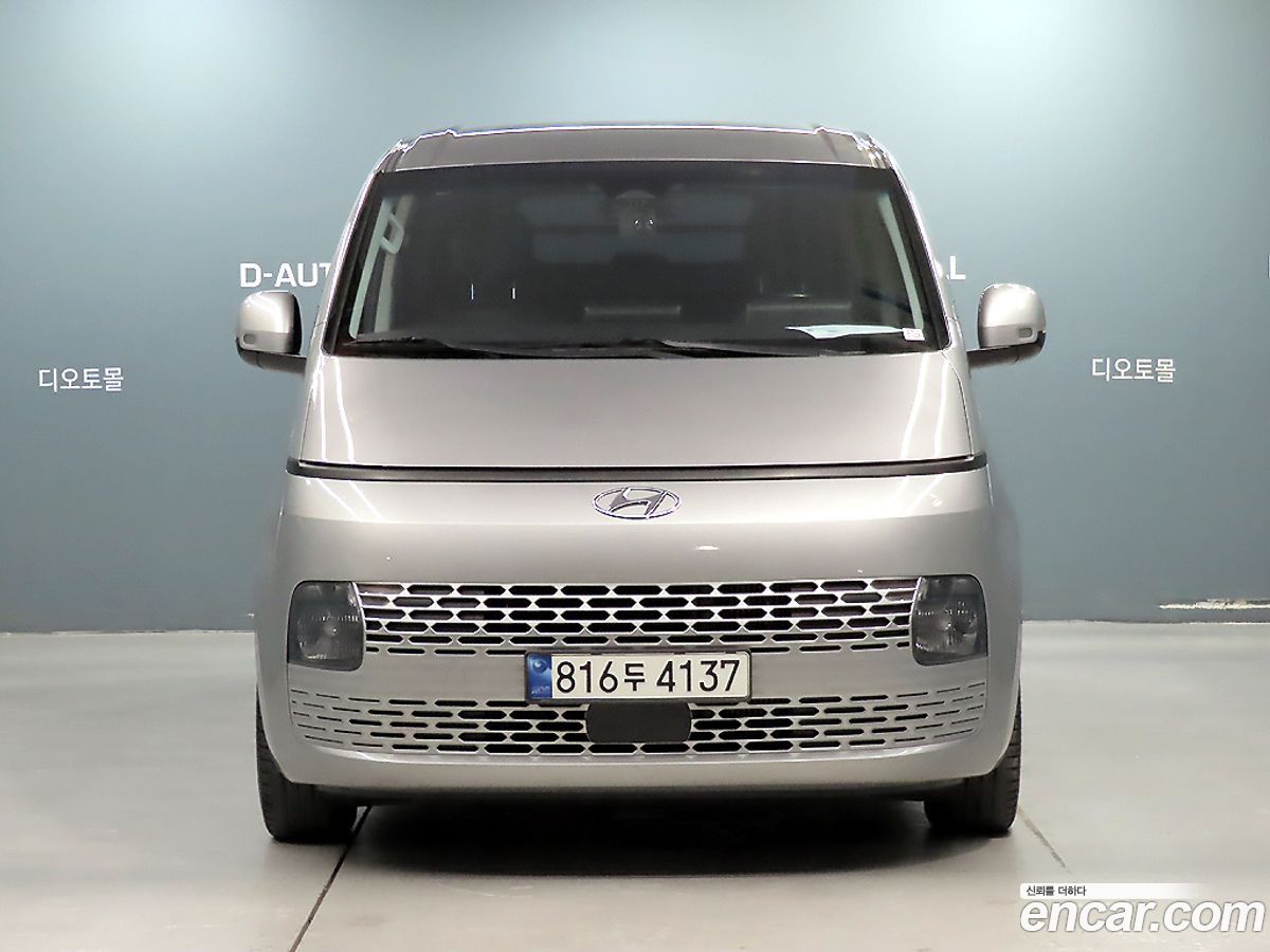 Hyundai Staria