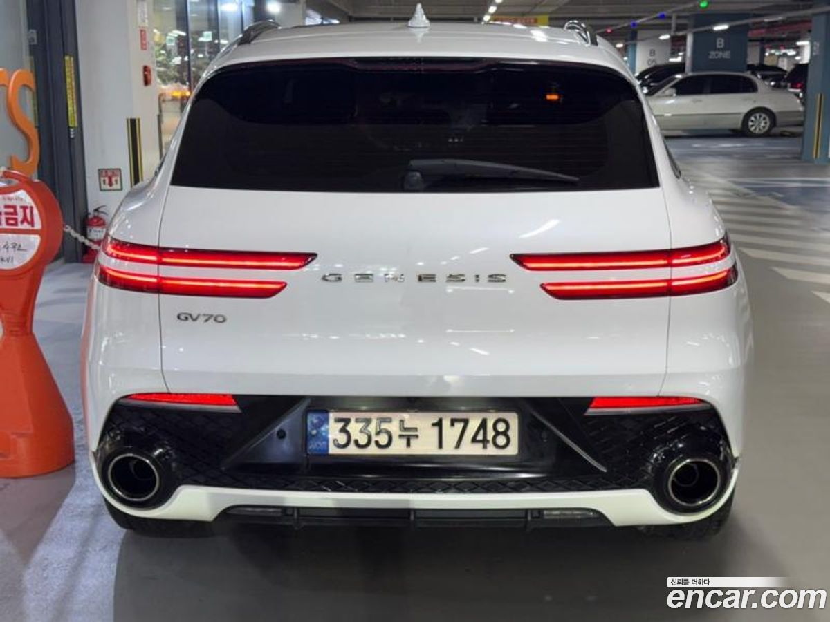 Genesis GV70
