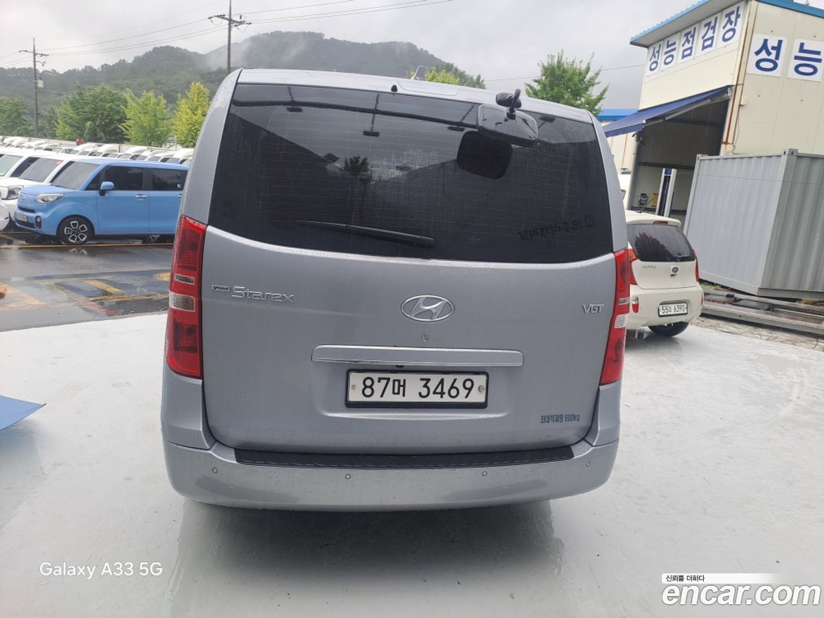 Hyundai Starex