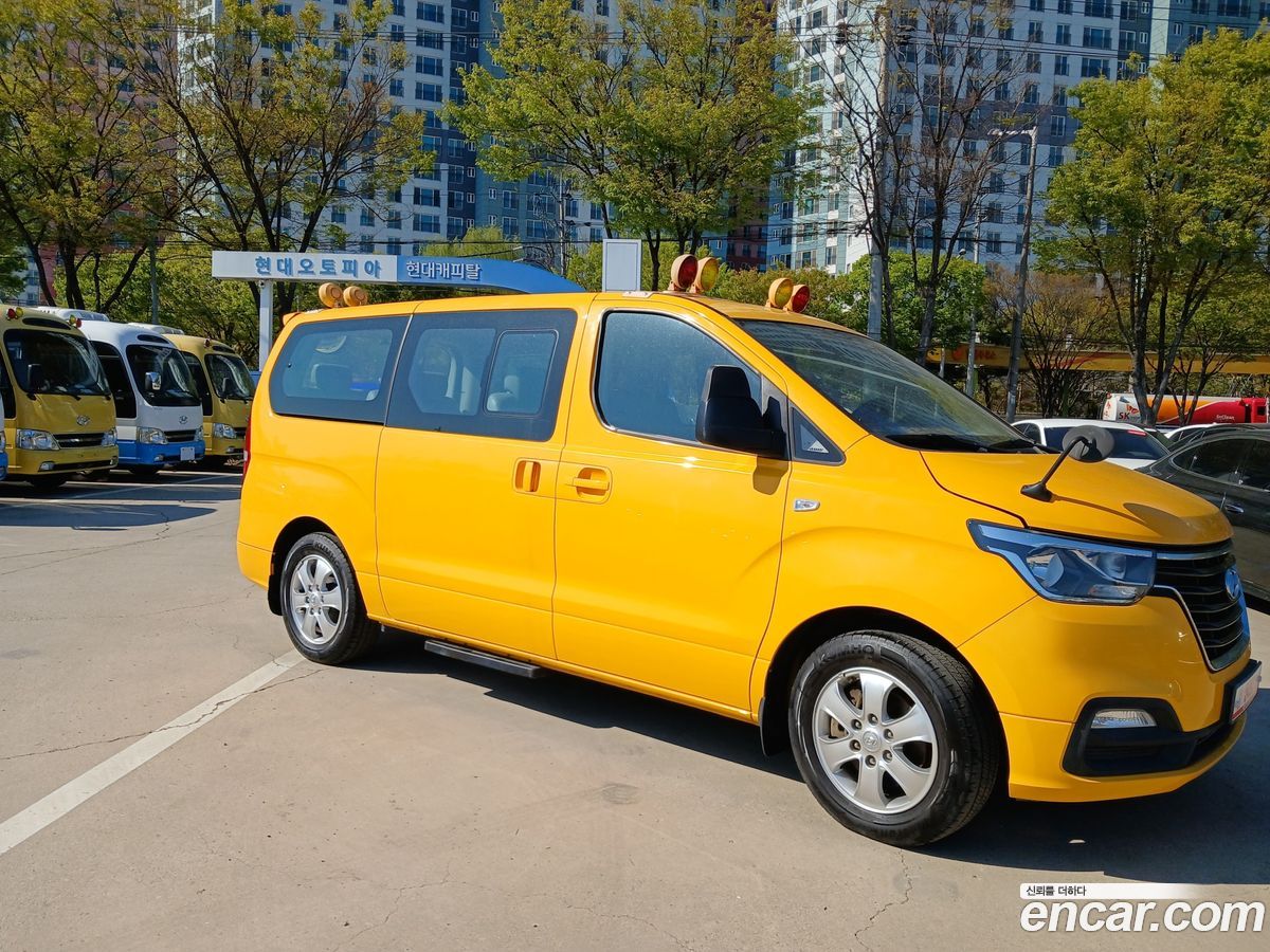 Hyundai Starex