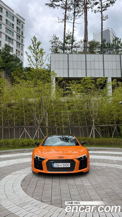 Audi R8