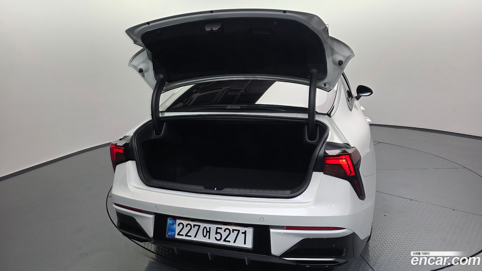 Kia K5 Mk3