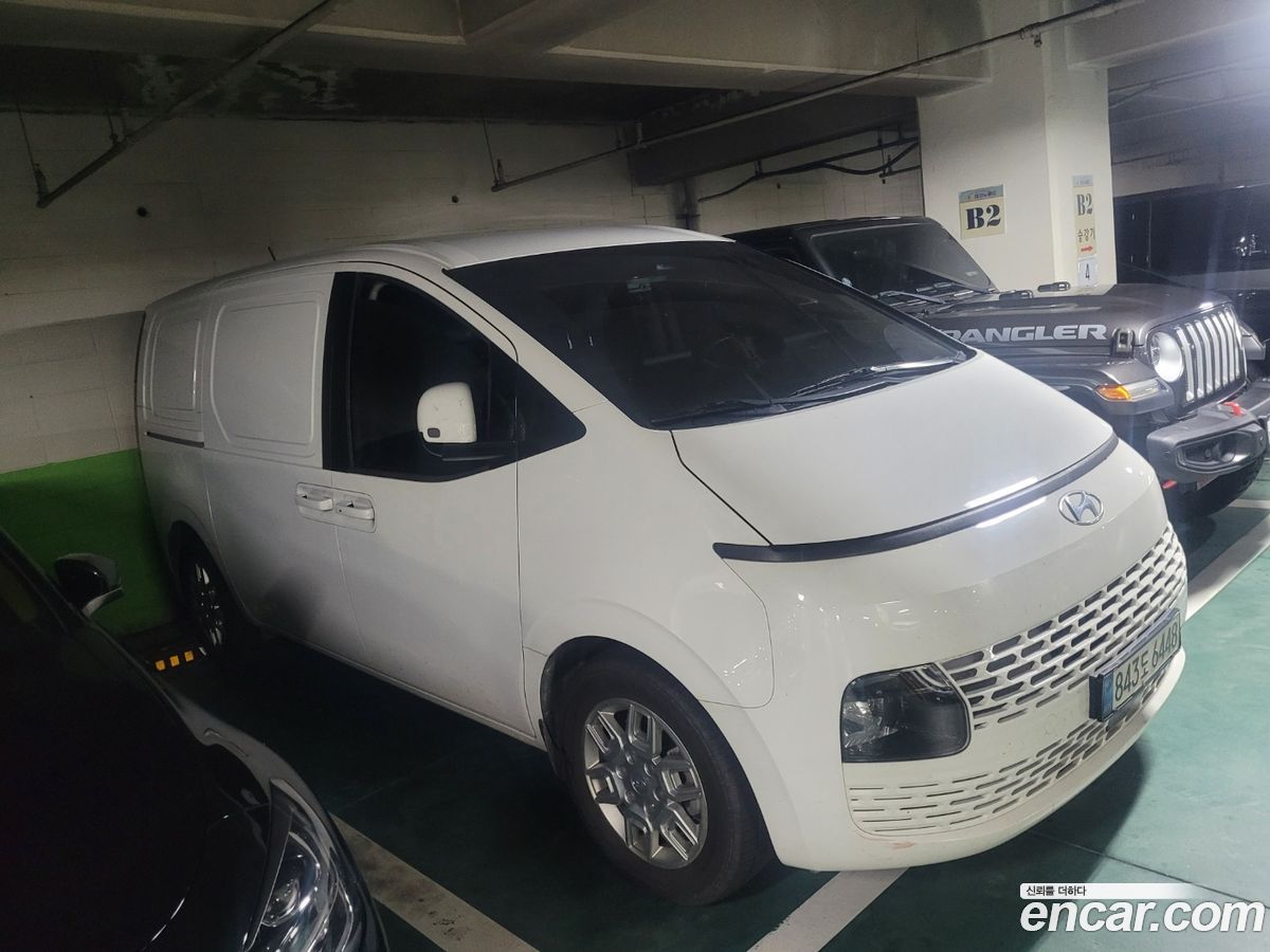 Hyundai Staria