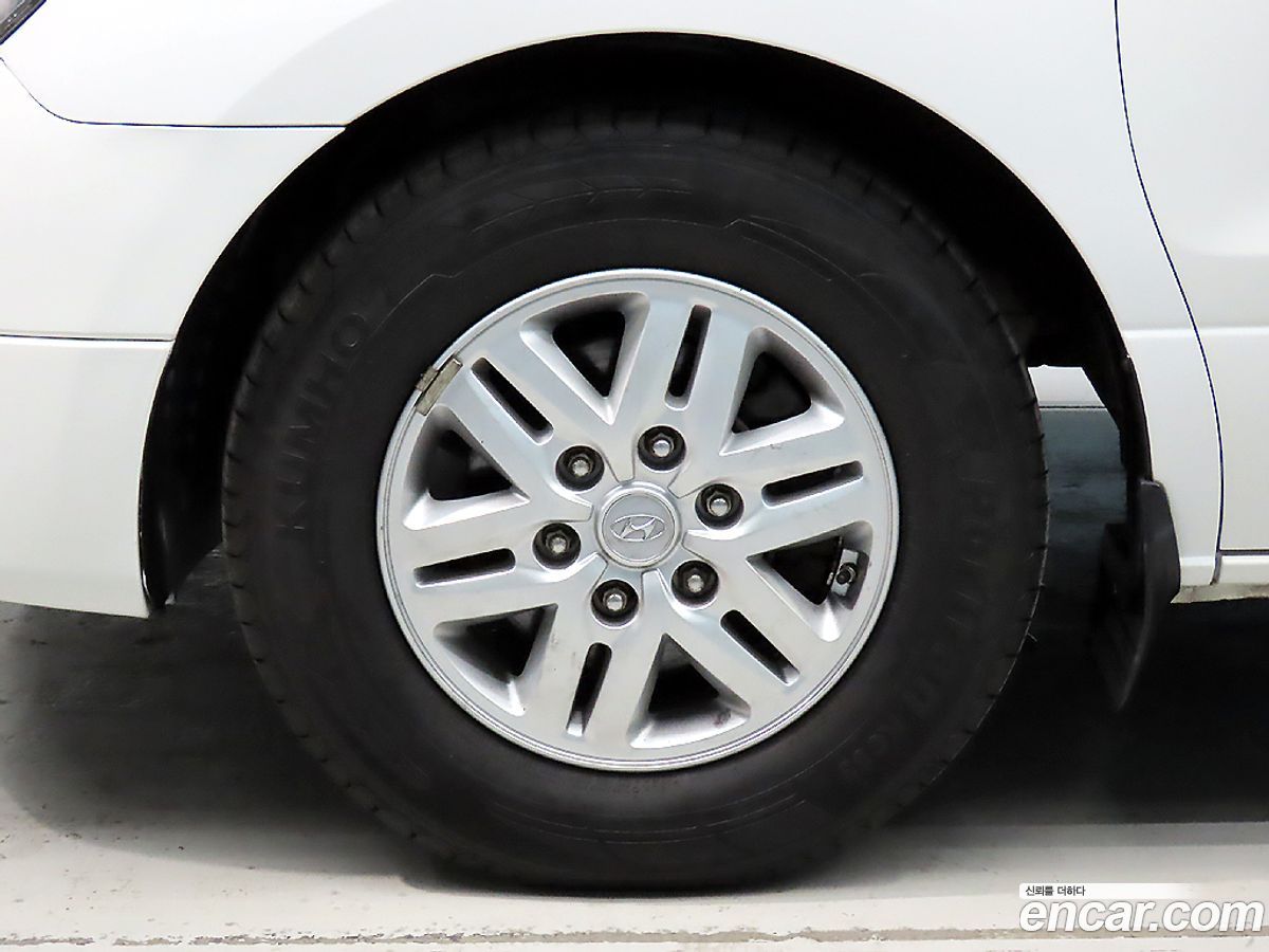 Hyundai Starex