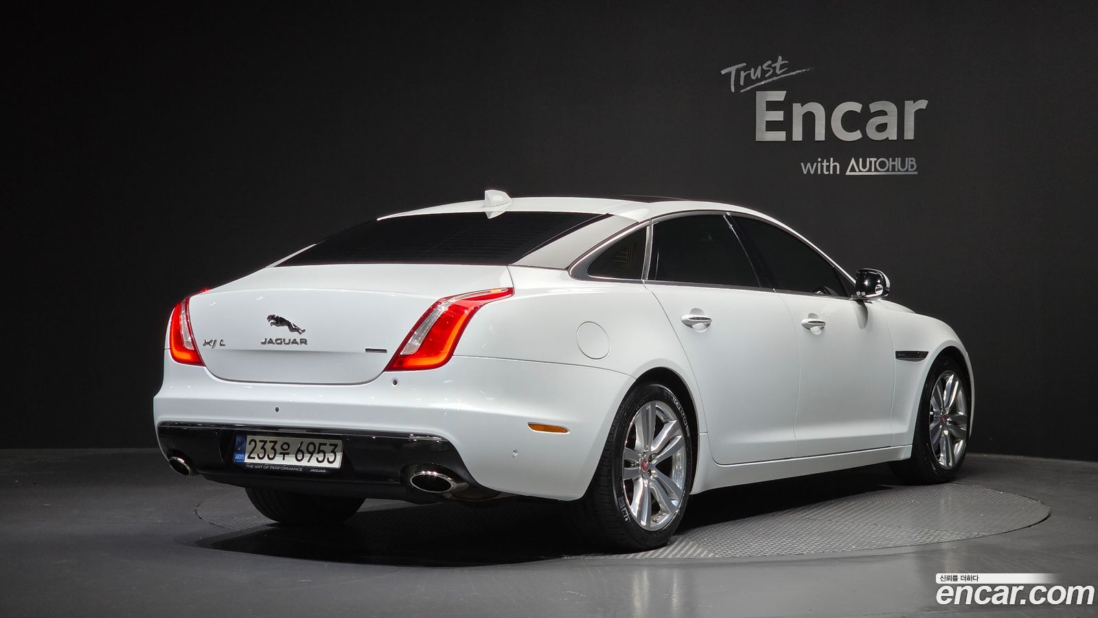 Jaguar XJ