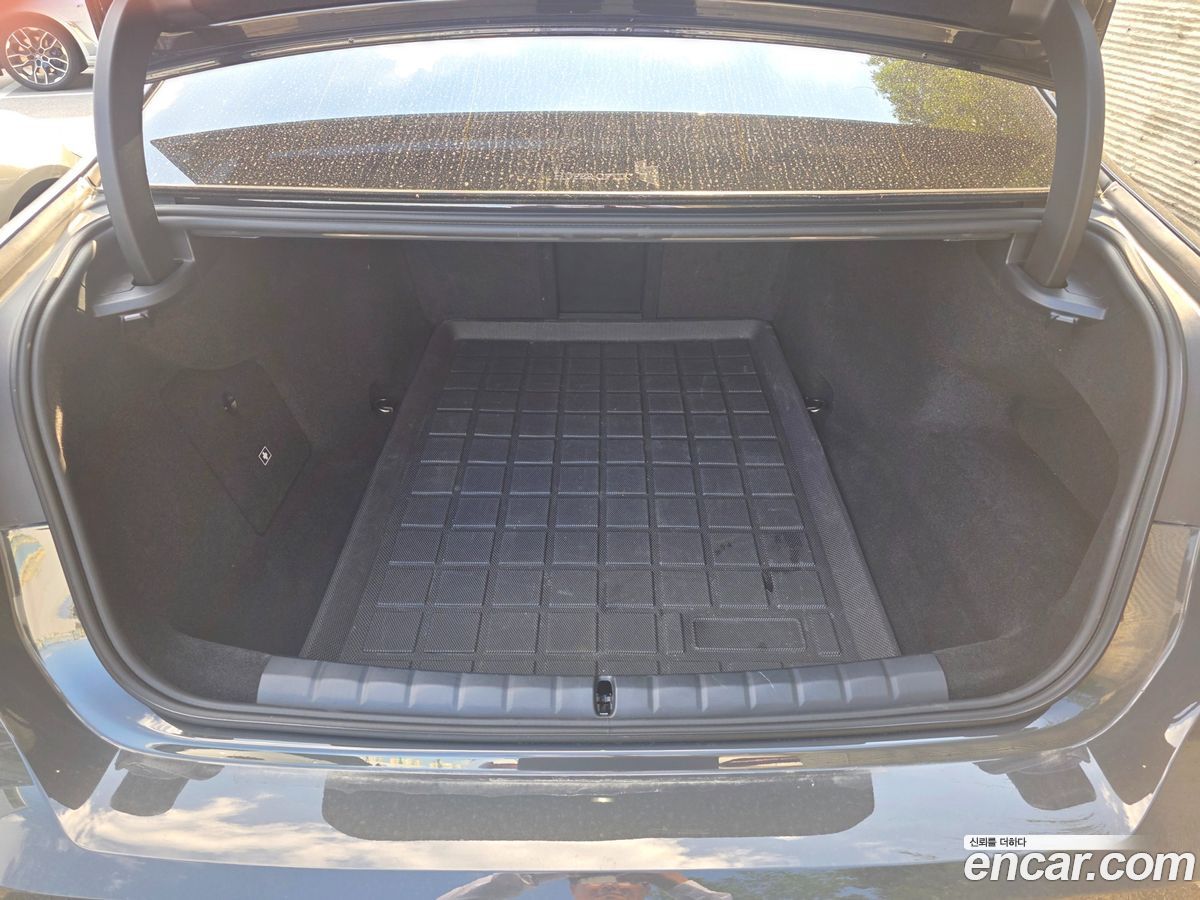 BMW i7