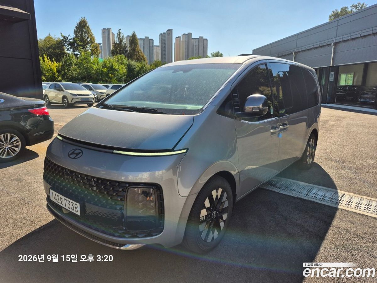 Hyundai Staria