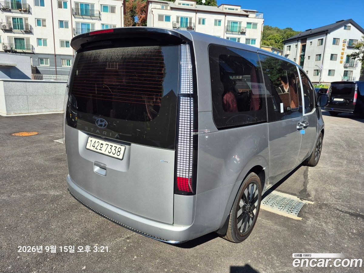 Hyundai Staria