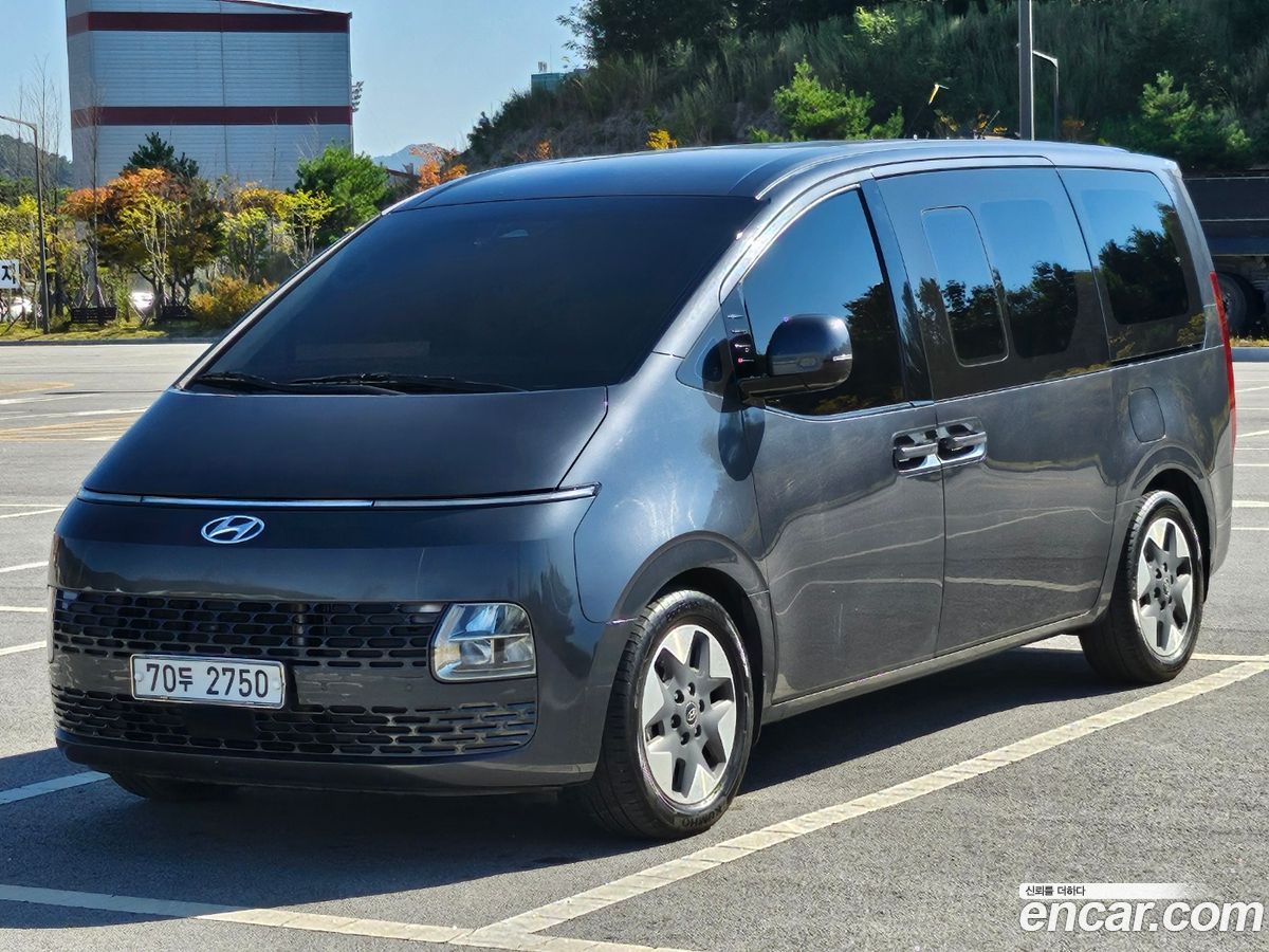 Hyundai Staria