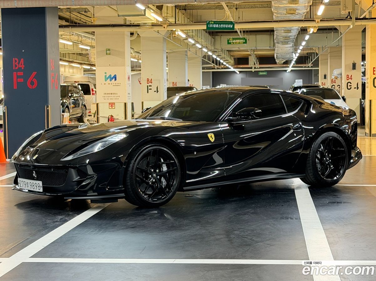Ferrari 812
