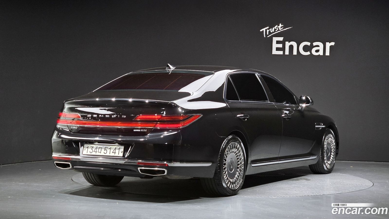 Genesis G90