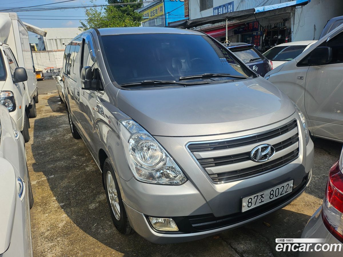 Hyundai Starex