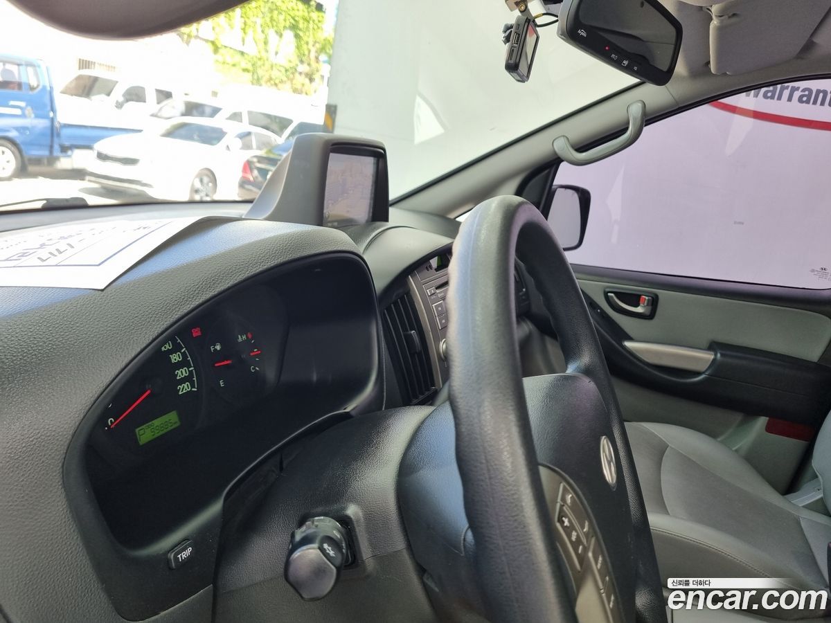 Hyundai Starex