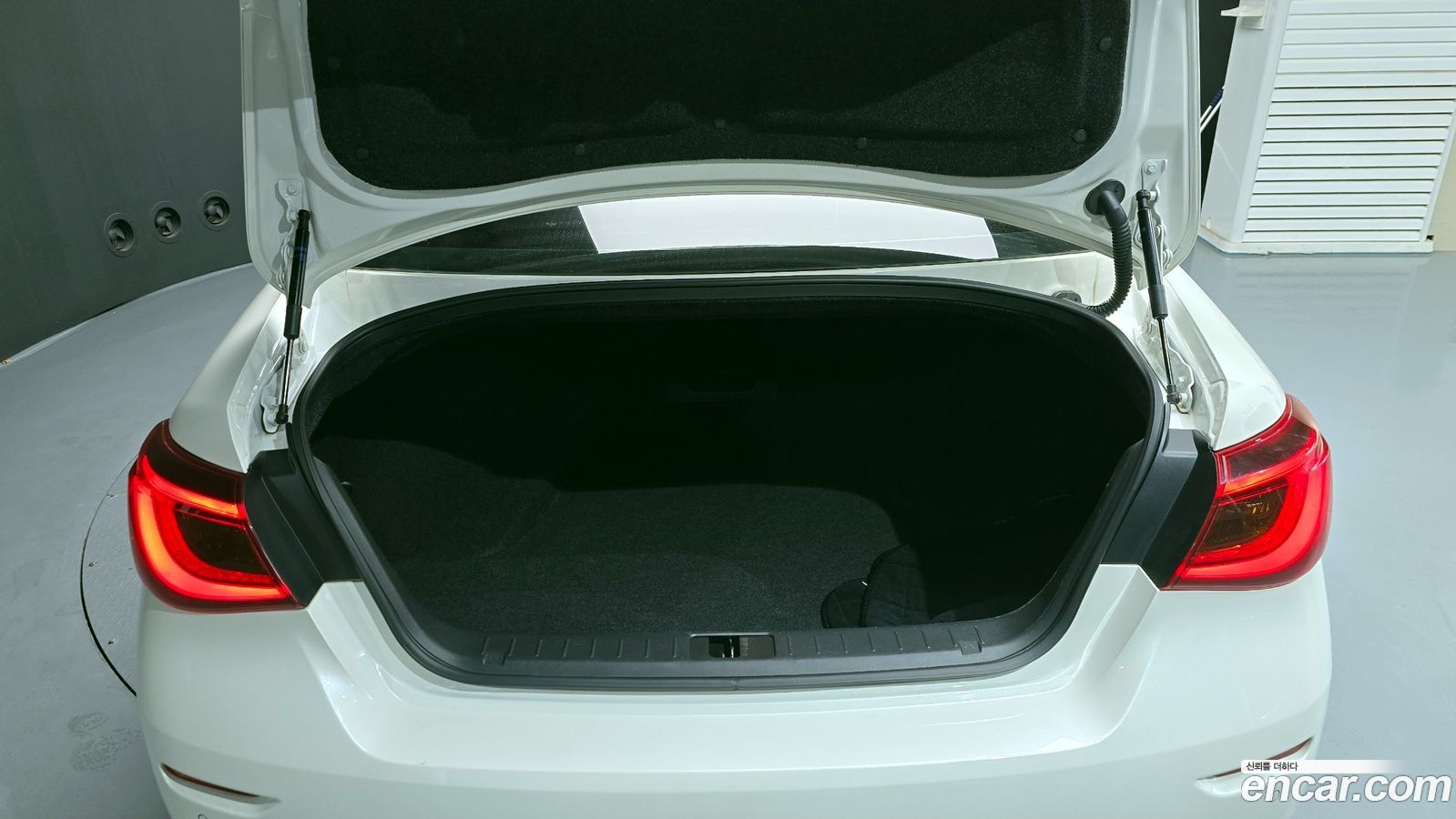 Infiniti Q70