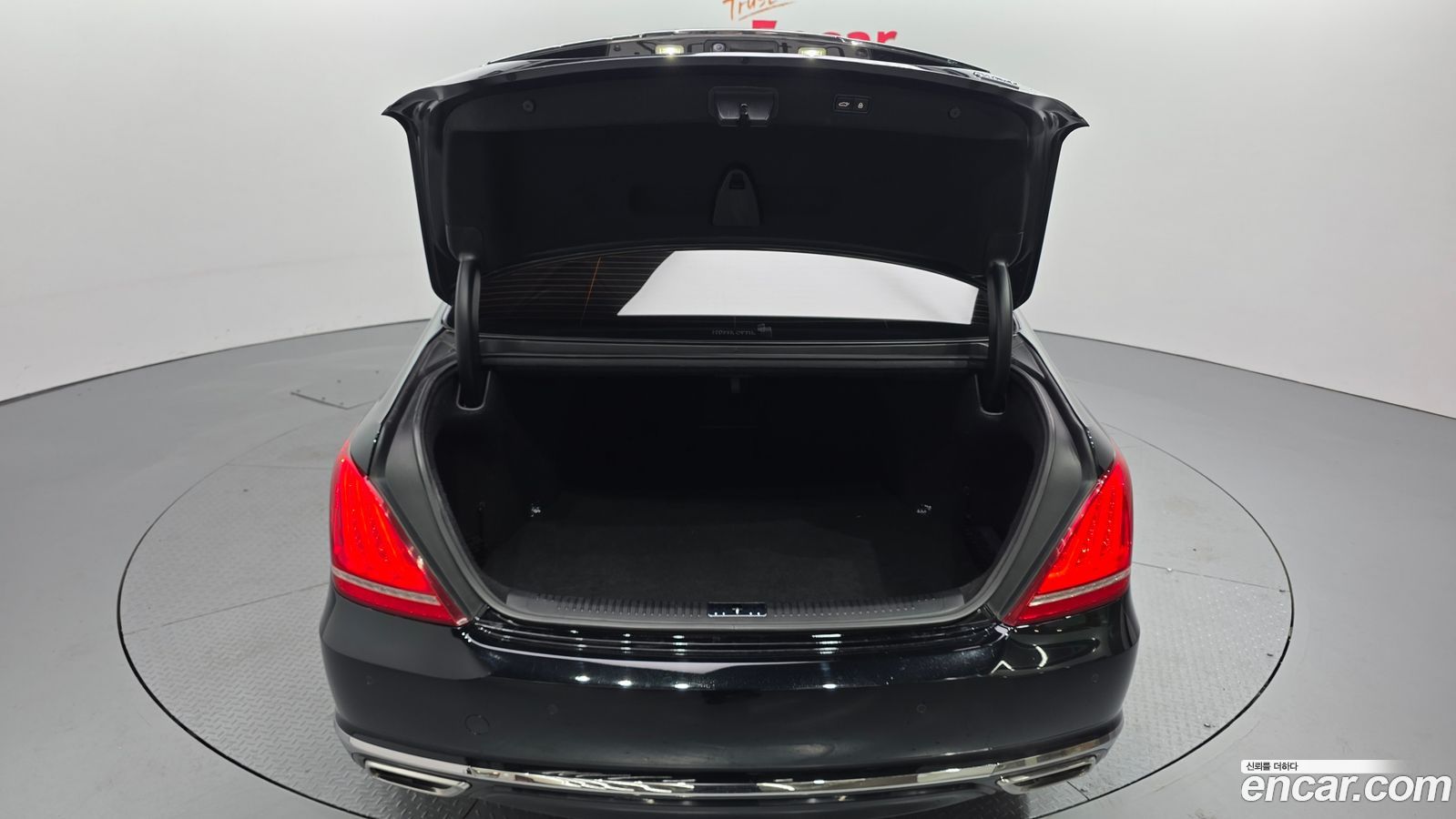 Genesis EQ900