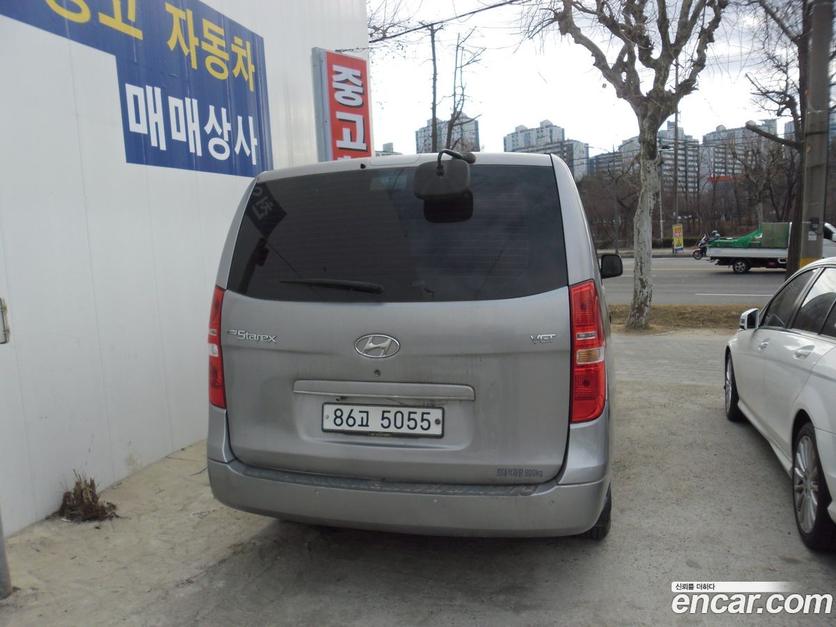 Hyundai Starex