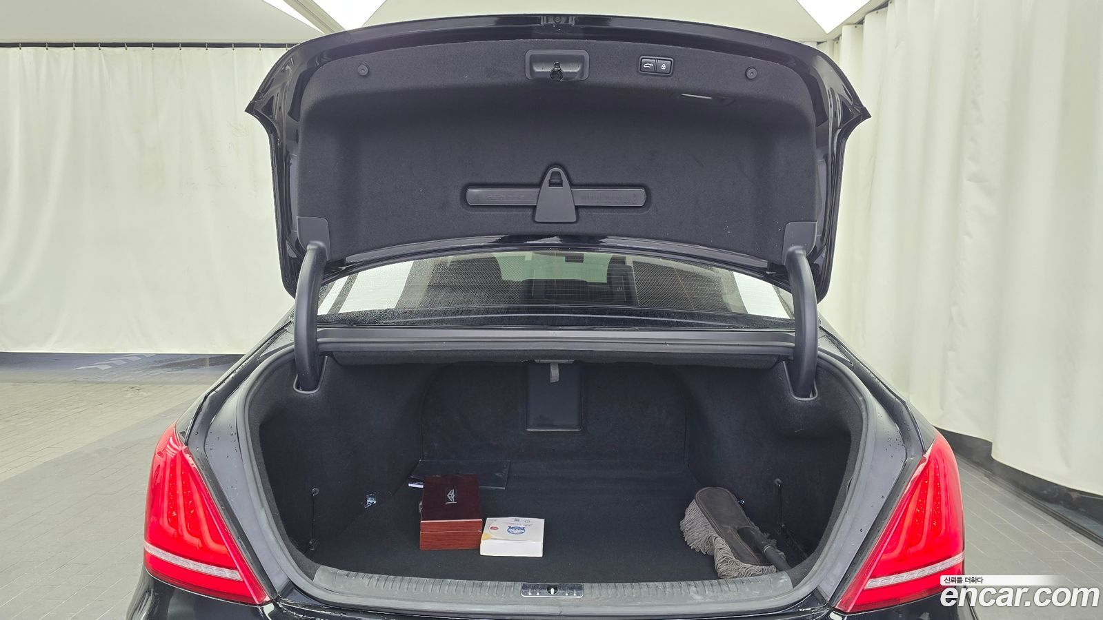 Genesis EQ900