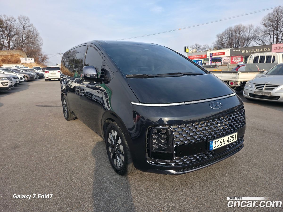 Hyundai Staria