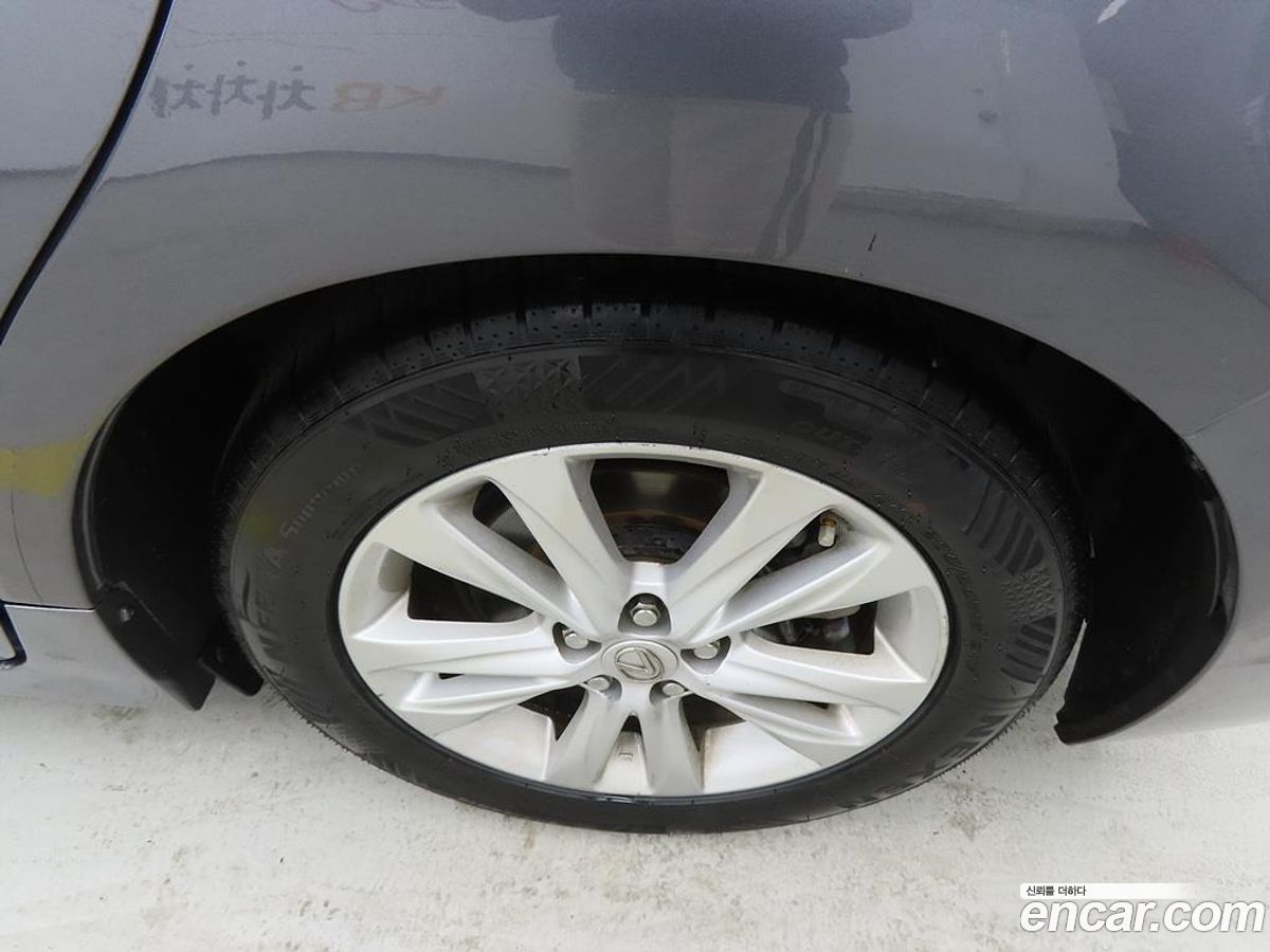 Lexus CT200h