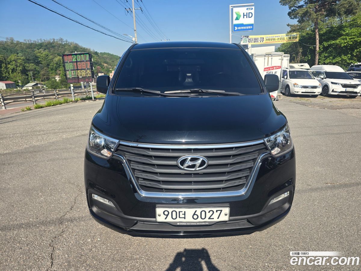 Hyundai Starex