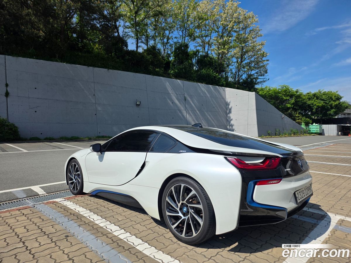 BMW i8