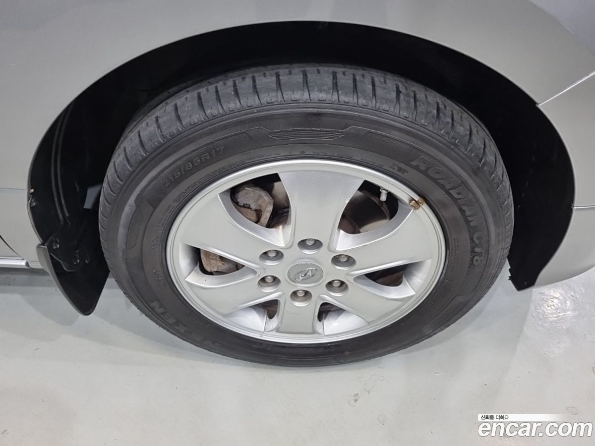 Hyundai Starex