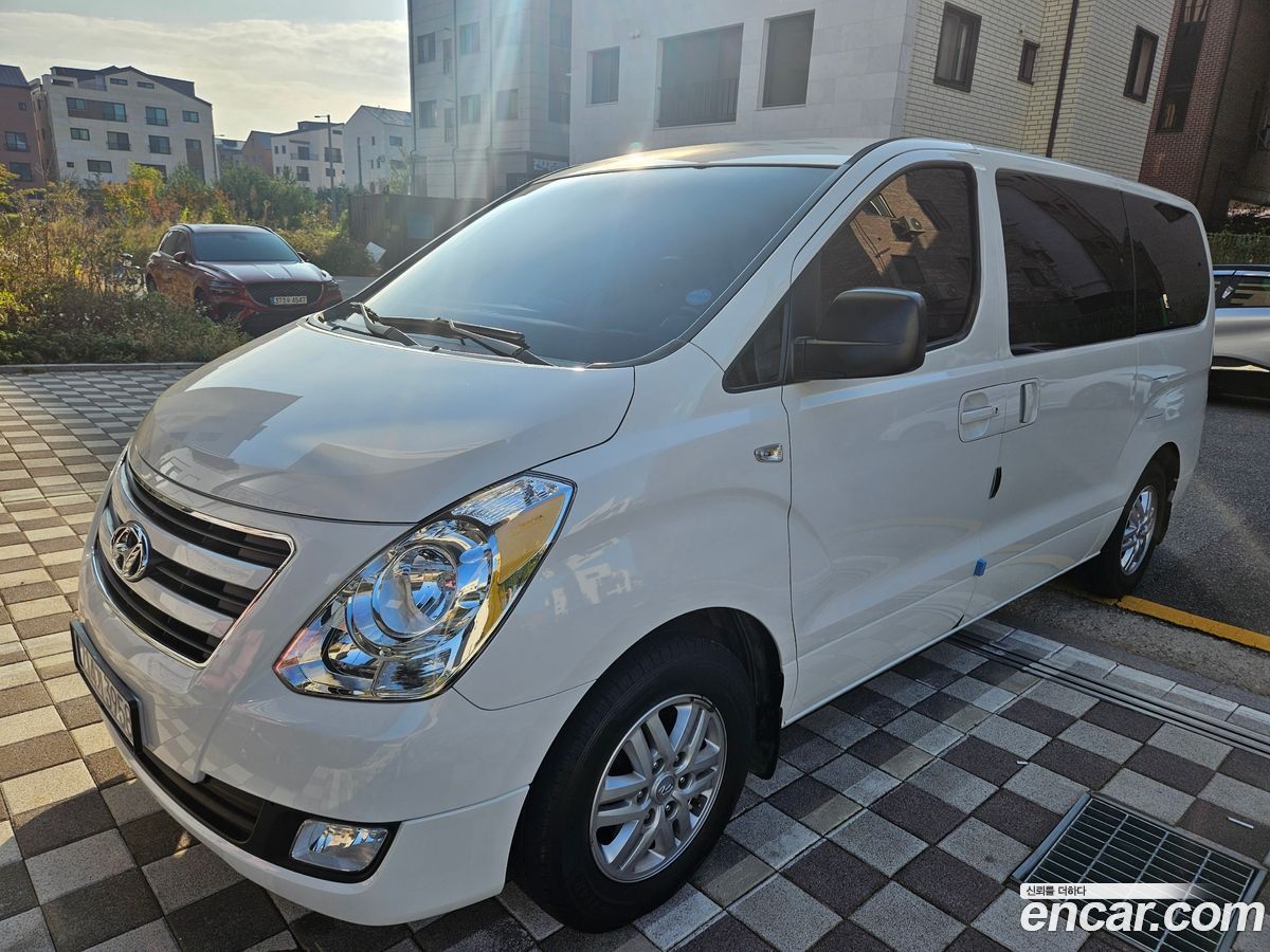 Hyundai Starex