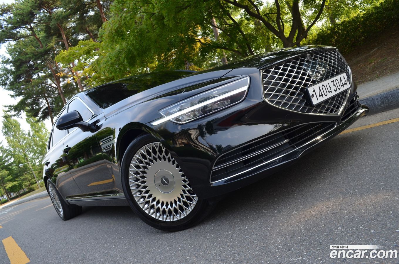 Genesis G90