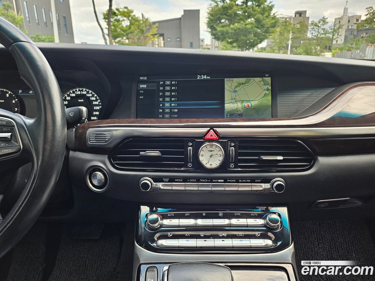 Genesis EQ900