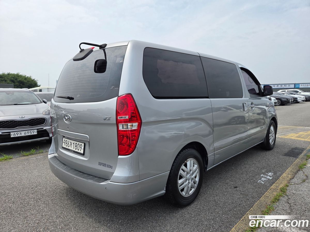 Hyundai Starex