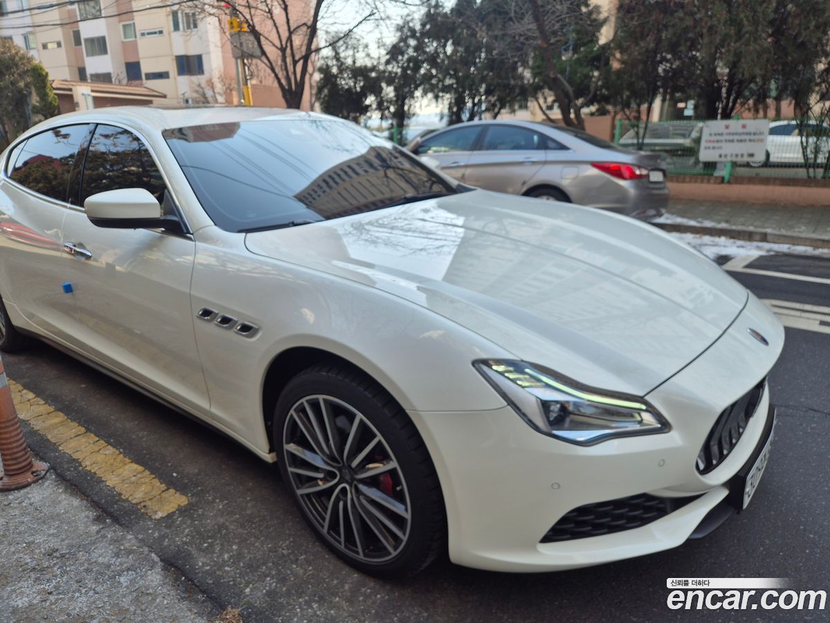 Maserati Quattroporte
