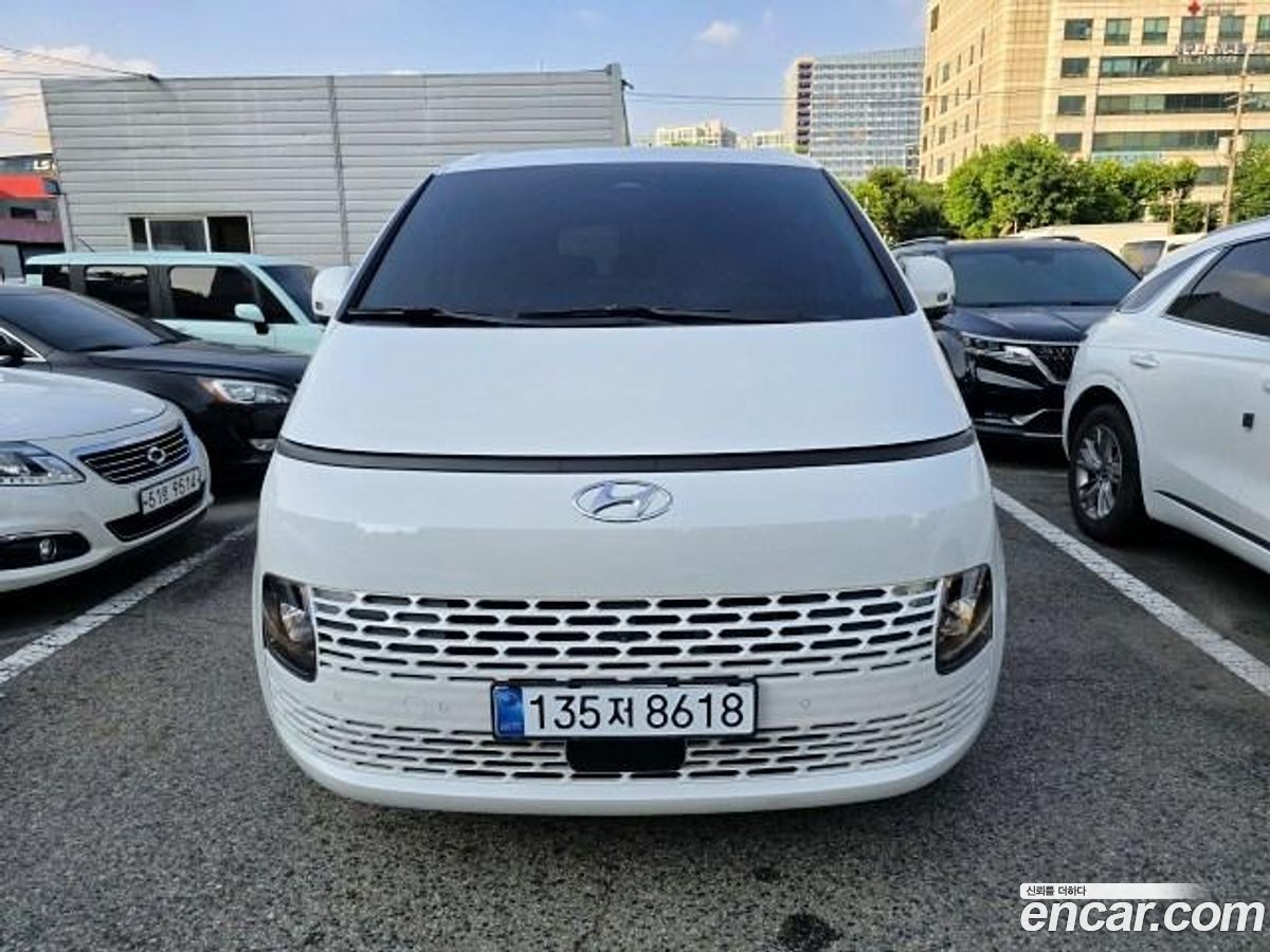 Hyundai Staria