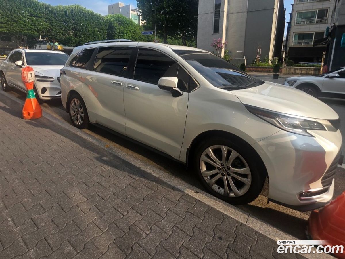 Toyota Sienna Mk4