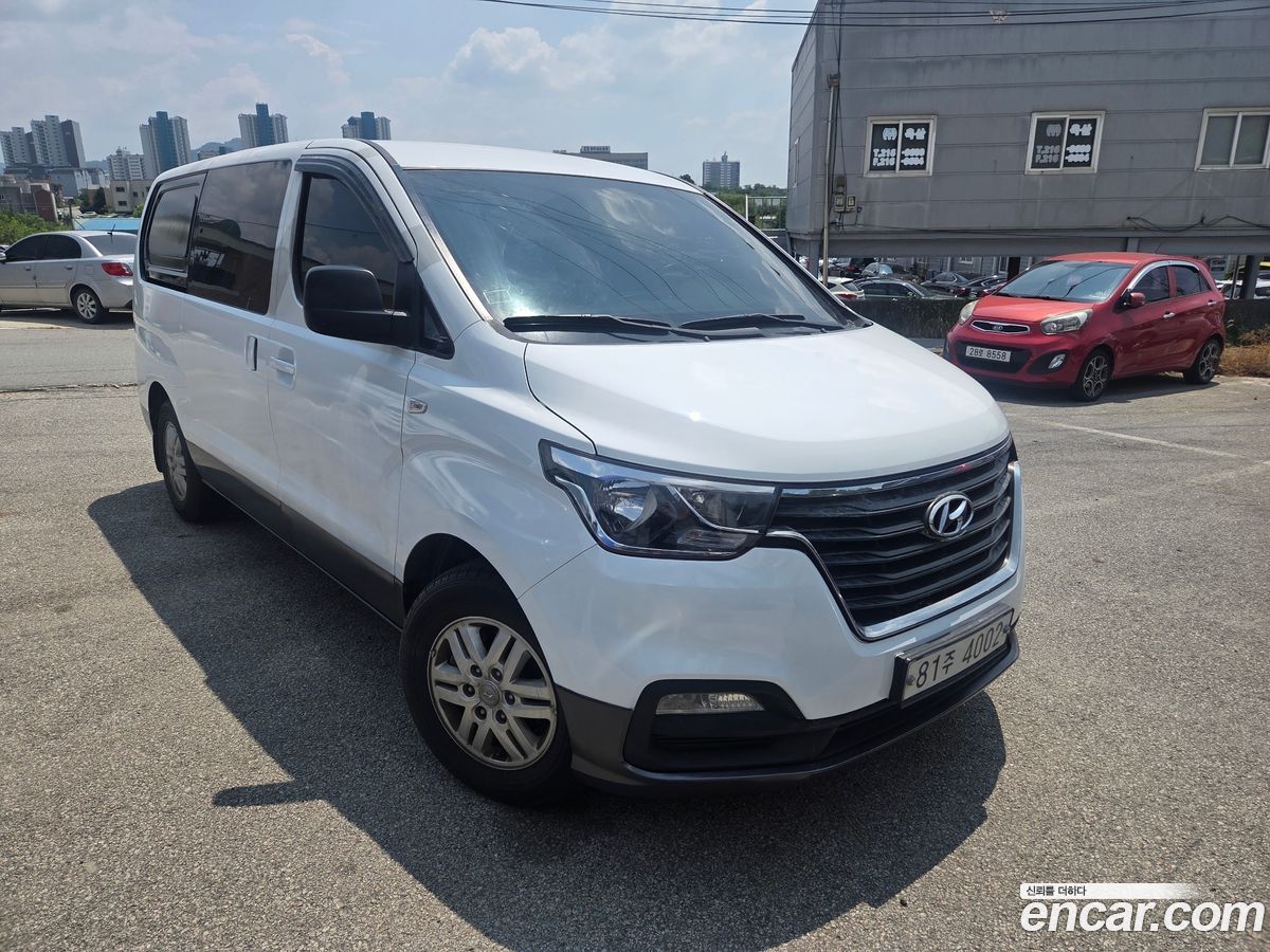 Hyundai Starex