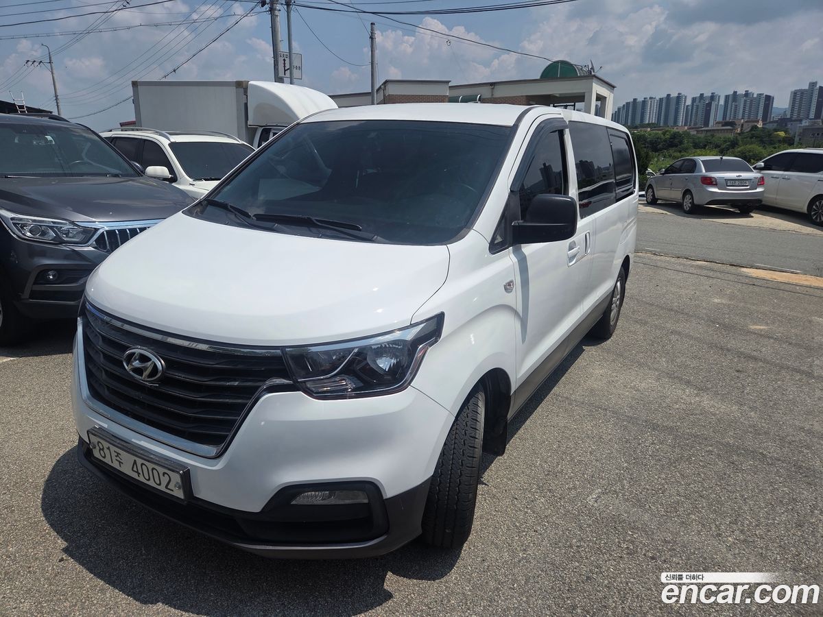 Hyundai Starex