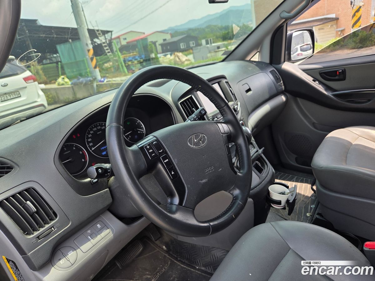 Hyundai Starex