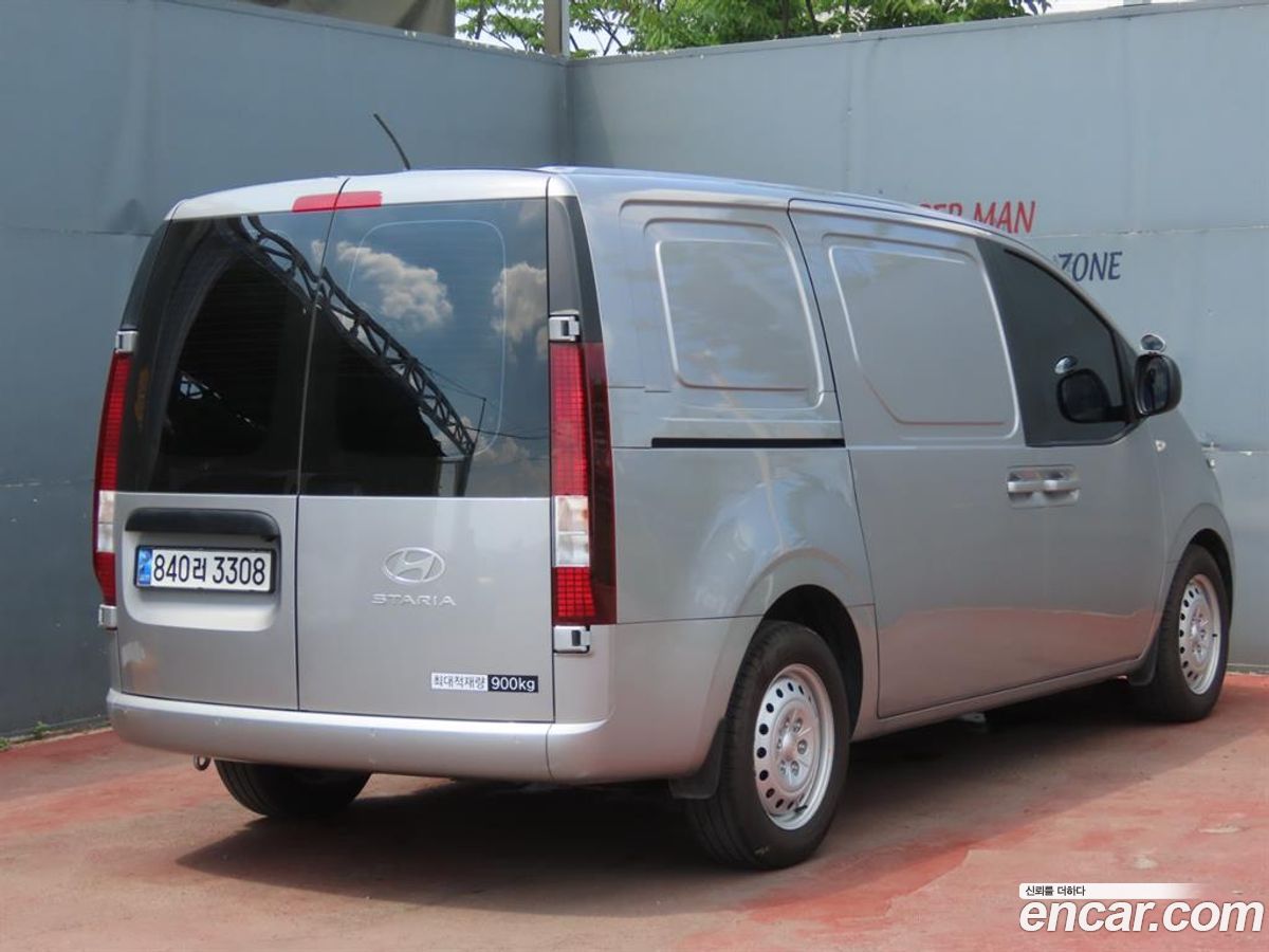 Hyundai Staria