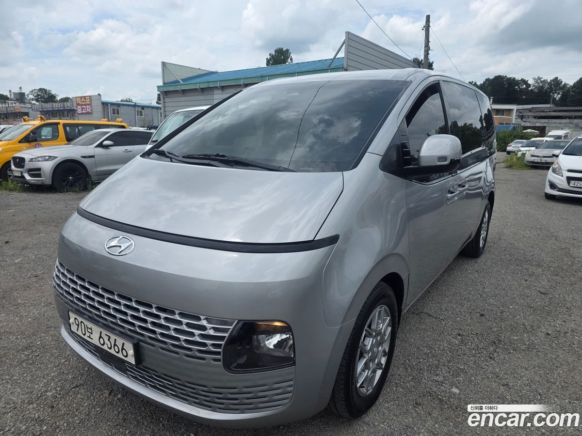 Hyundai Staria