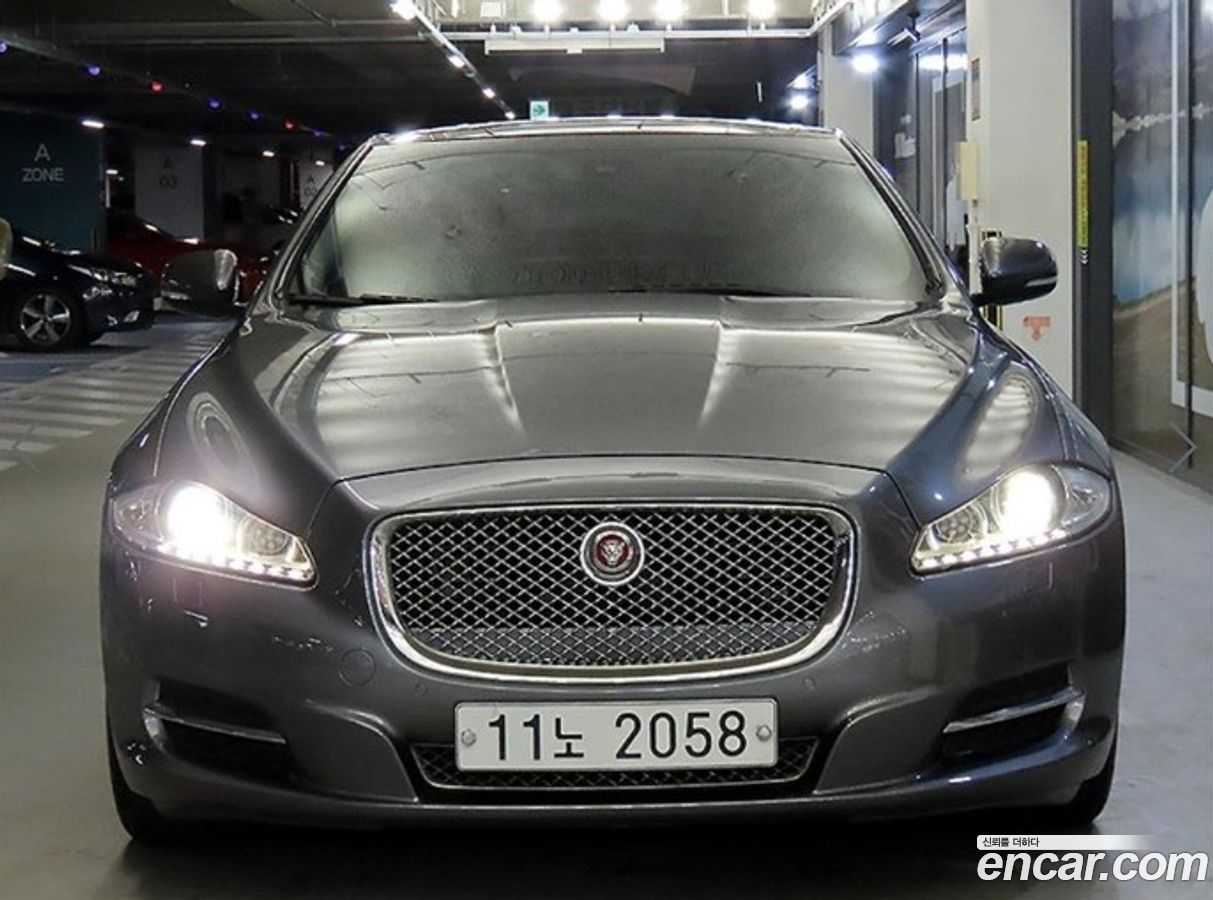 Jaguar XJ
