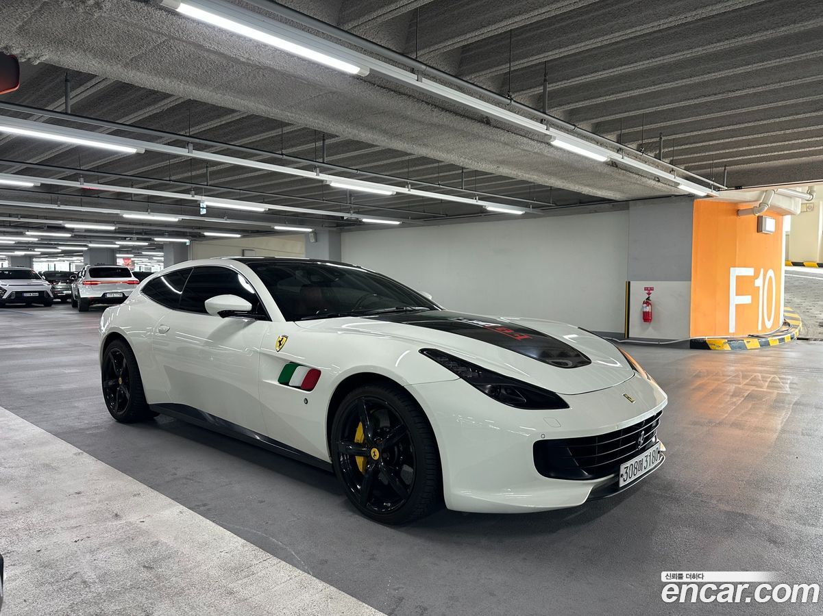 Ferrari GTC4 Lusso