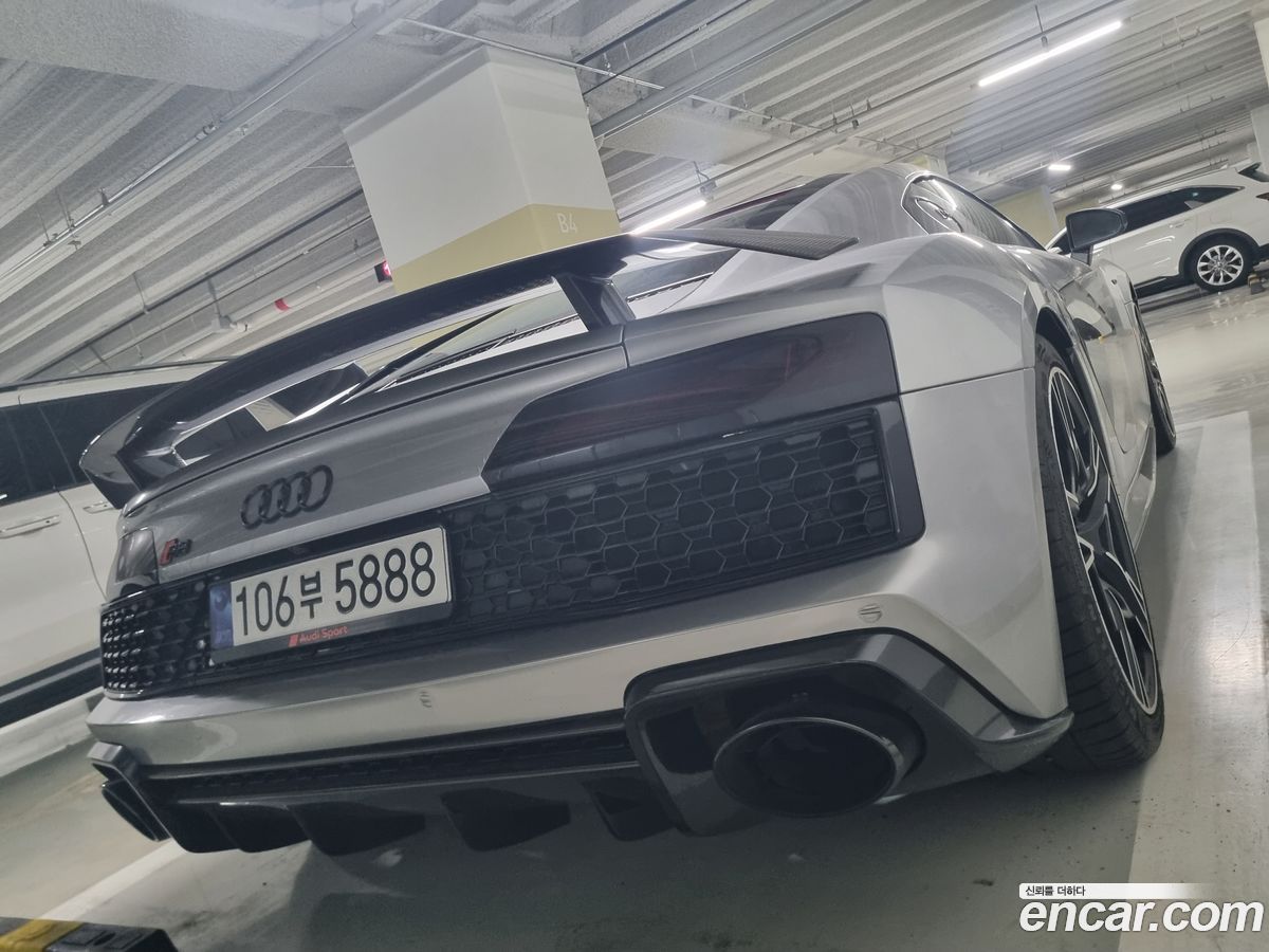 Audi R8