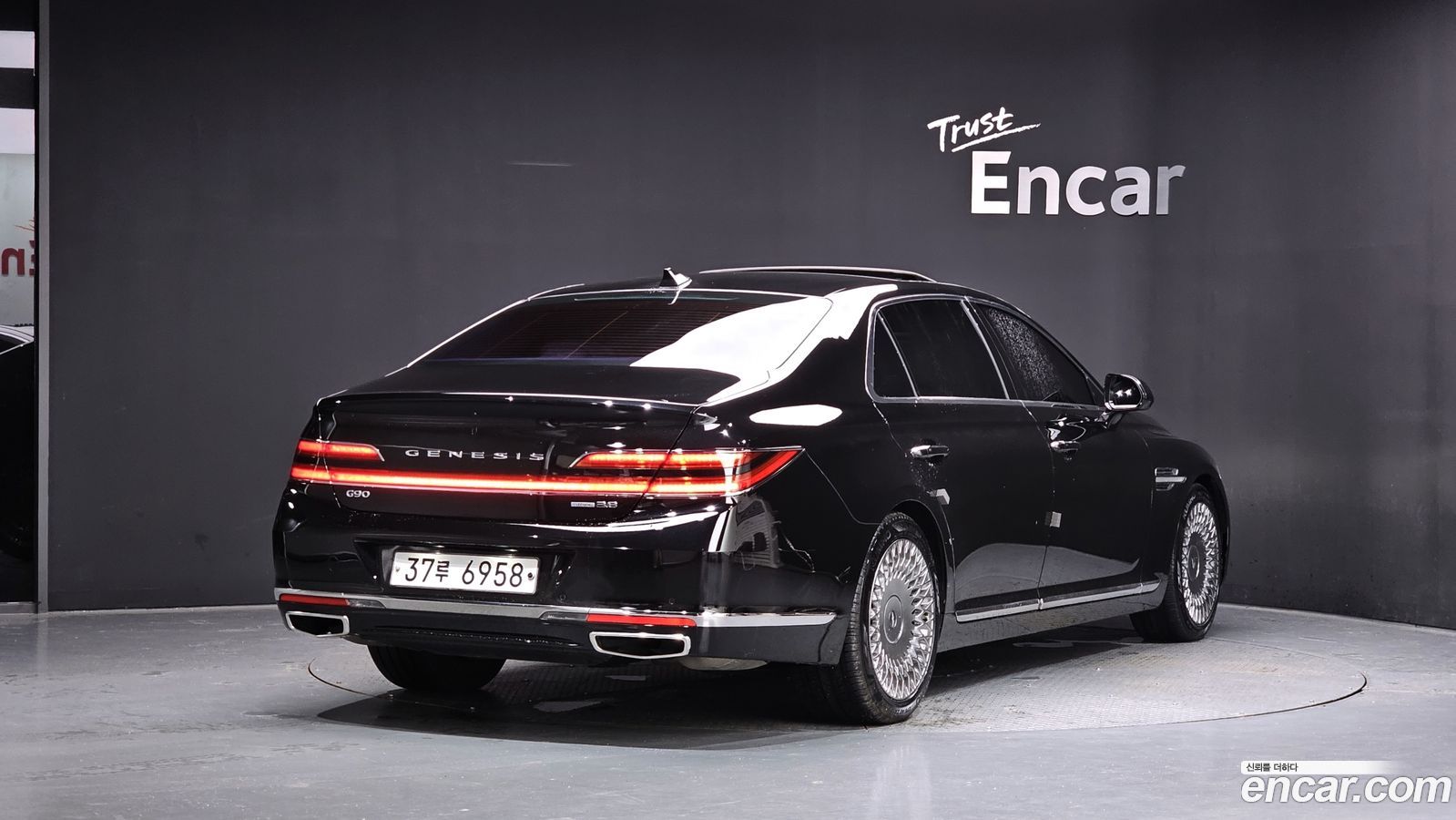 Genesis G90