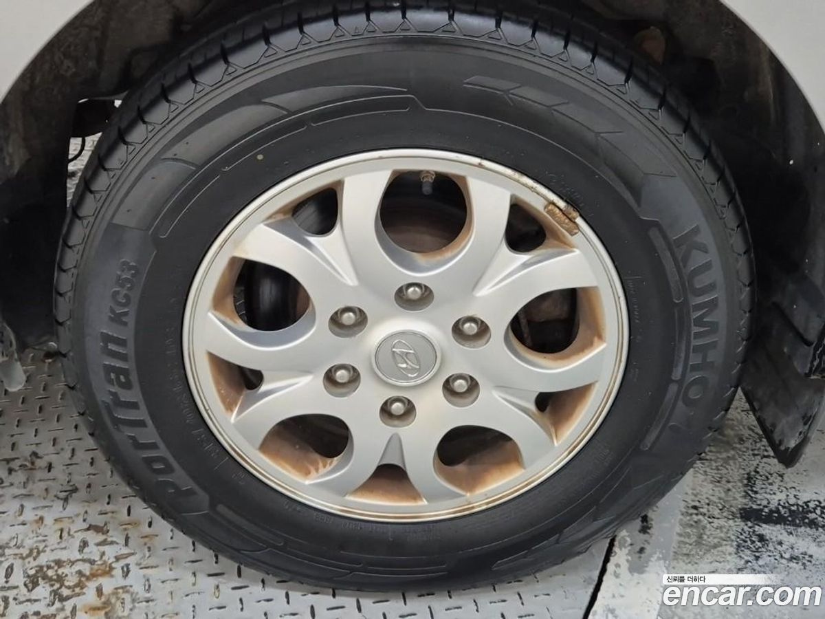 Hyundai Starex