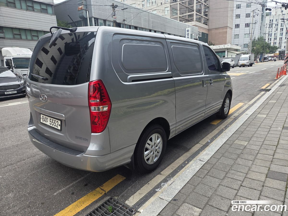 Hyundai Starex